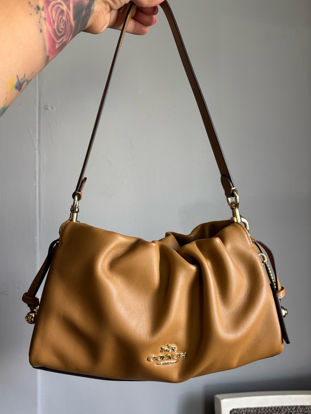 Coach Honey 🍯🐻 Brown Faye Shoulder Bag with Gold Hardware